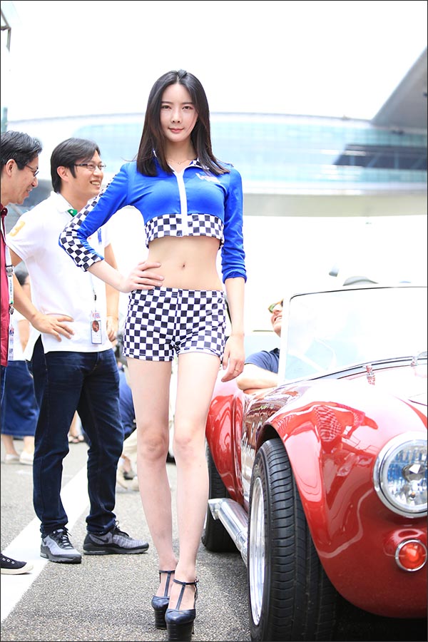 6月17日至18日《上海英倫賽車節(jié)》羽翼國際模特學(xué)員全程助力